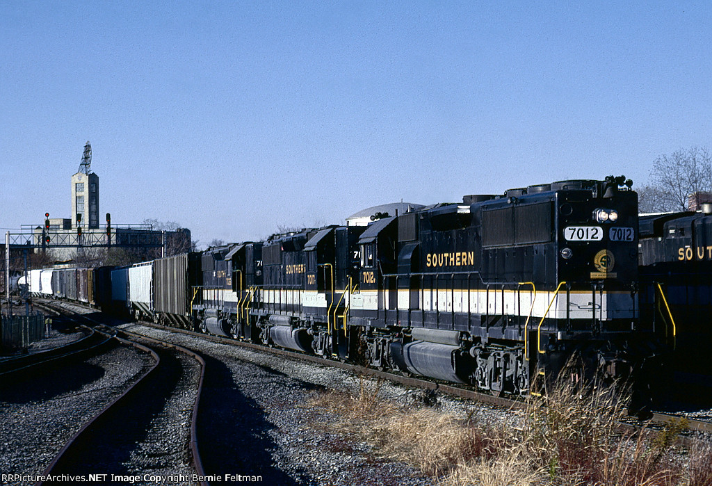 Southern Railway GP50 #7012 is at track speed as it passes Peagram Shops